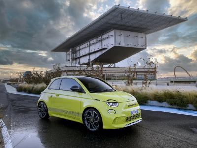 Abarth 500e Front