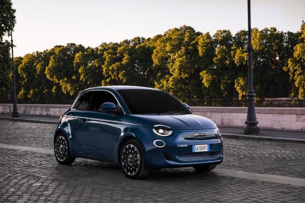 Fiat 500e Front