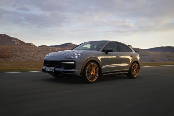 Porsche Cayenne Turbo GT Front