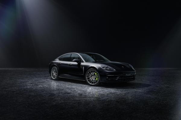 Porsche Panamera Platinum Edition Front