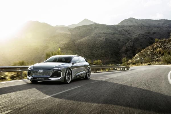 Audi A6 Avant e-tron concept in Fahrt