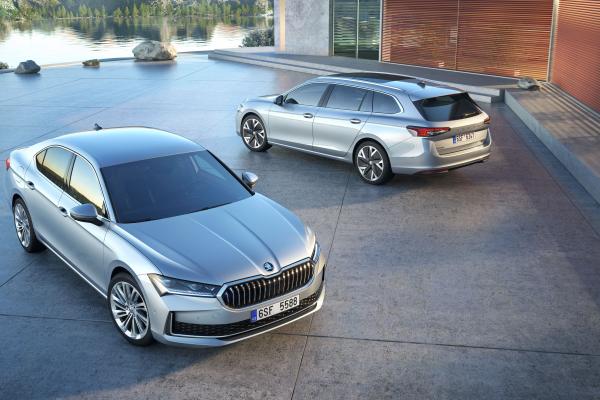 Skoda Superb Limousine Front/Seite und Skoda Superb Combi Heck/Seite