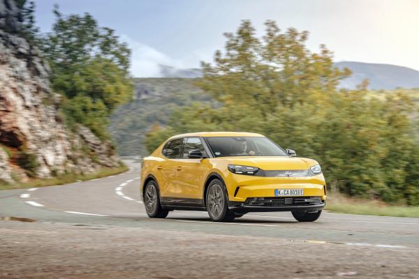 Ford Capri Front/Seite in Fahrt