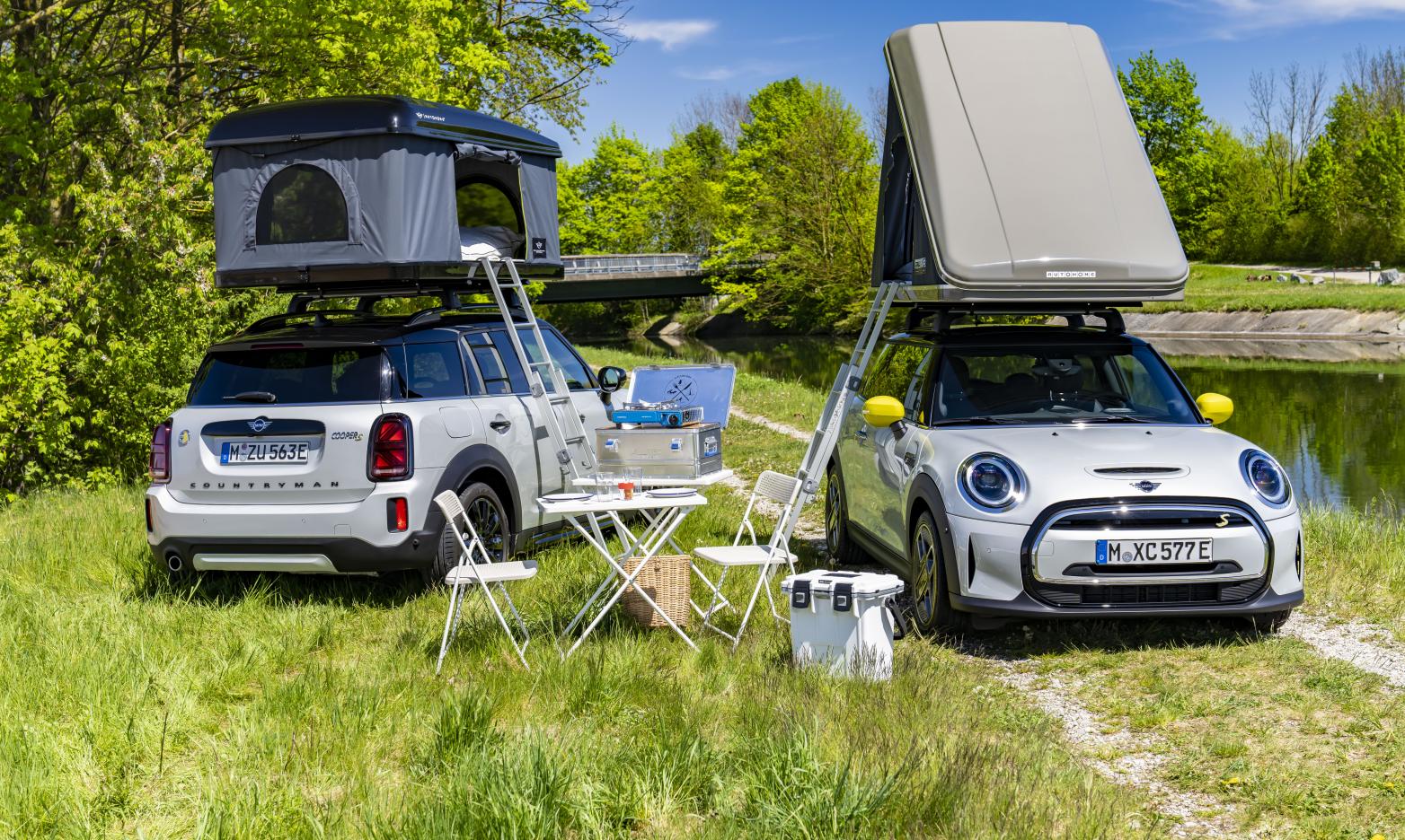 MINI Cooper SE Countryman ALL4 und MINI Cooper SE mit Dachzelt