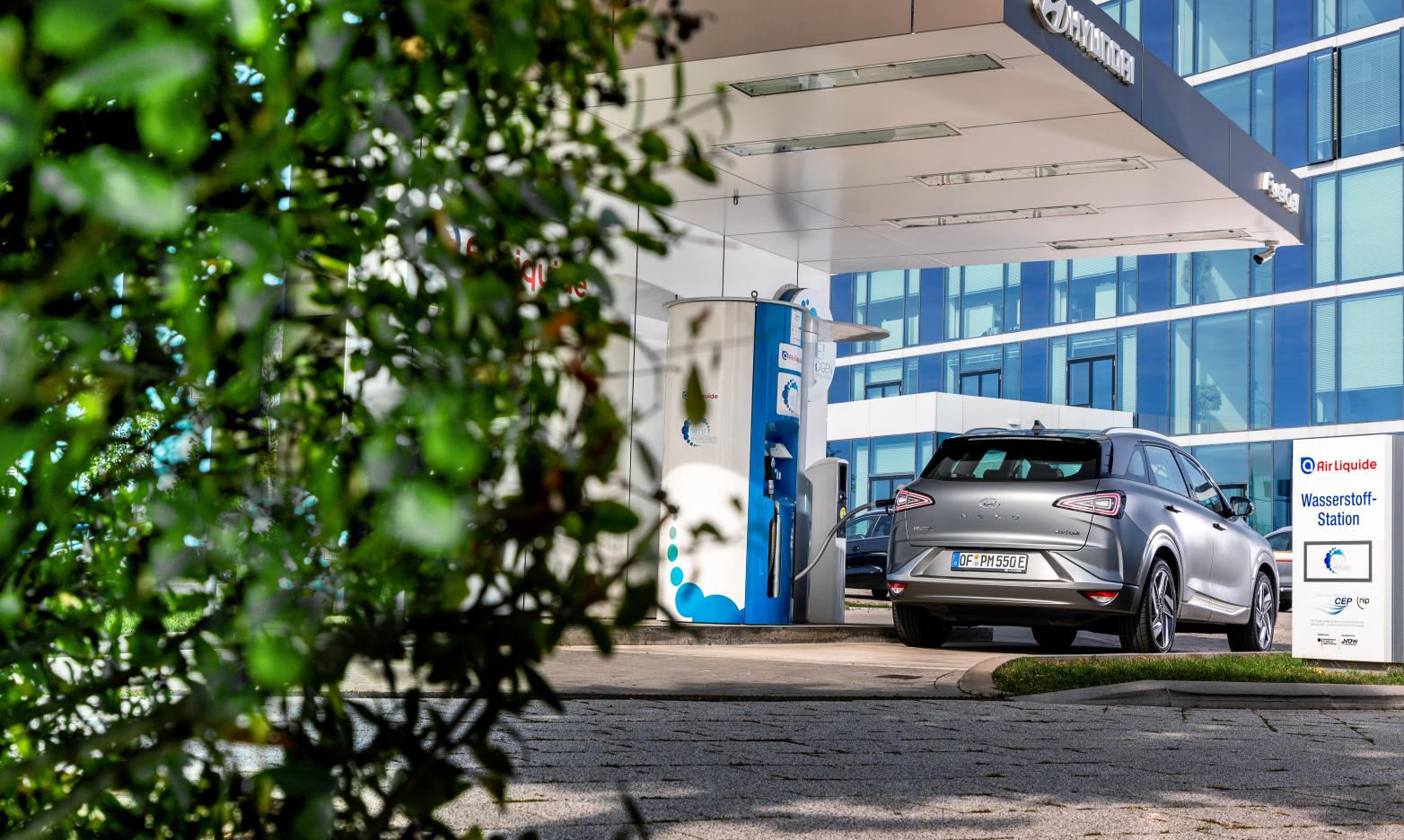 Der Nexo beim tanken