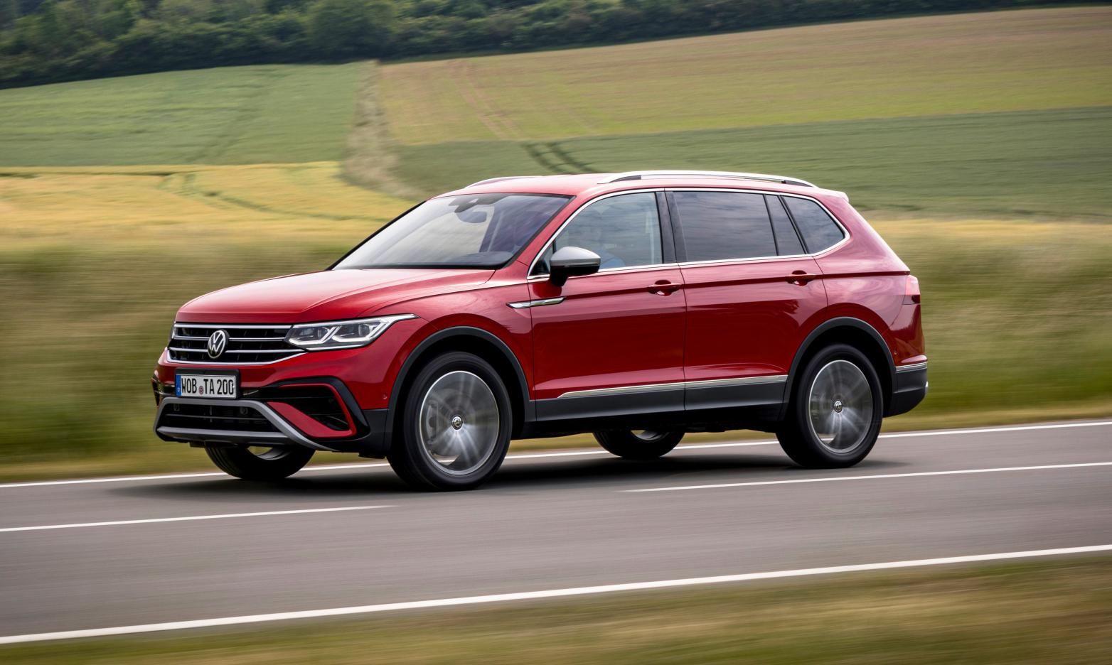 VW Tiguan Allspace in Fahrt